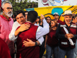 El Dr. Carlos Lomelí y Pedro Kumamoto durante evento en el municipio de Zapopan. ESPECIAL