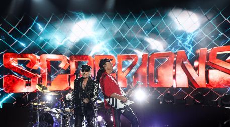 Scorpions abrió su repertorio con 'Coming Home'. EFE/TIAGO PETINGA