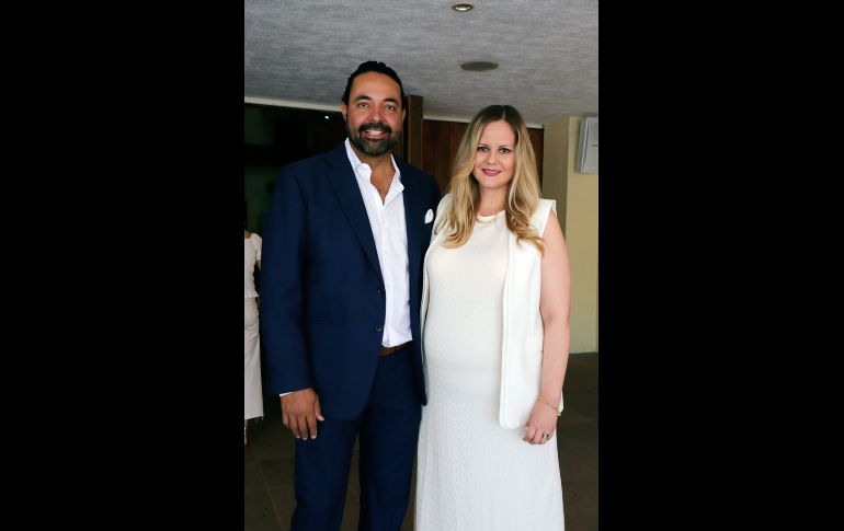 Octavio Fuentes y Mariana Alejandra Padilla. GENTE BIEN JALISCO/ Claudio Jimeno