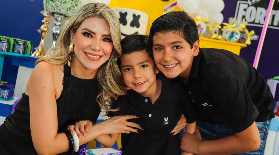 Fernanda Valenzuela, José Julián y Juan Pedro Martínez Valenzuela. GENTE BIEN JALISCO/ Claudio Jimeno