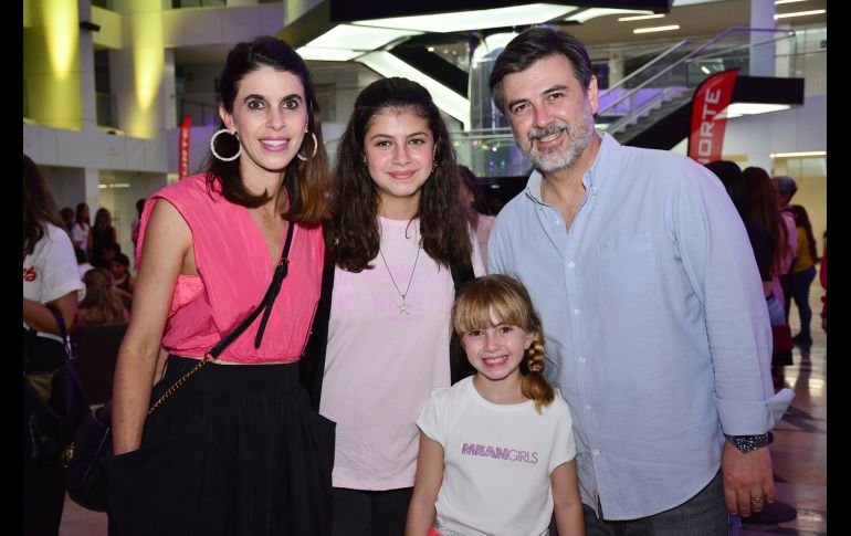 Isabel Campos, Regina Urroz, Romina Urroz y Ricardo Urroz. GENTE BIEN JALISCO/ Marifer Rached