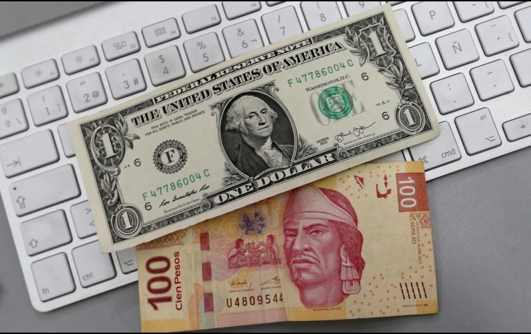 El peso mexicano cotiza en los mercados internacionales alrededor de los 18.32 pesos por dólar. NTX/ ARCHIVO