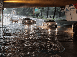 Debido a que se ha registrado abundante lluvia, es importante evitar en la medida de lo posible las calles muy inundadas o pasar sobre charcos muy profundos. SUN / ARCHIVO