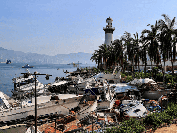 "Otis", como huracán categoría 5, impactó el puerto de Acapulco el octubre del año pasado. EFE / ARCHIVO