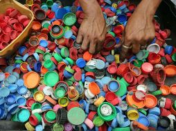 En los centros de reciclajes se realiza el proceso para realizar nuevos productos con las tapitas. ESPECIAL / PEXELS / k. Rosales
