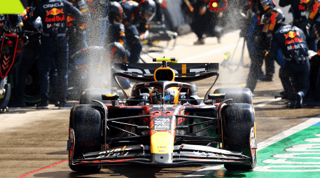 Checo Pérez ha tenido una seguidilla de malos resultados. EFE/ A. Boyers