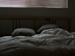 El separar el descanso nocturno de la intimidad emocional puede ser beneficioso. Unsplash