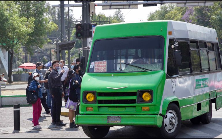 Los Microbuses son icónicos simbolos del paisaje urbano de la CDMX. EL INFORMADOR / ARCHIVO