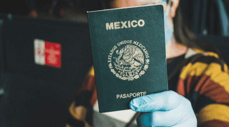 El cumplimiento de estos procedimientos garantiza que los ciudadanos mexicanos puedan obtener su pasaporte de manera eficiente y dentro de los parámetros legales establecidos por la SRE, facilitando así sus viajes internacionales y asegurando su identificación oficial en el extranjero. CANVA