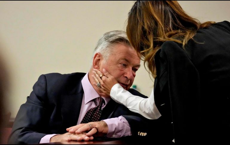 Baldwin se enfrenta al cargo de homicidio involuntario por la muerte Halyna Hutchins, asesinada en el set de la película “Rust” en octubre de 2021. EFE/ Ross D. Franklin