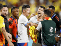 Luis Suárez reaccionó ante la tensión que hubo anoche con los jugadores de Colombia al término de la semifinal. EFE / E. S. Lesser