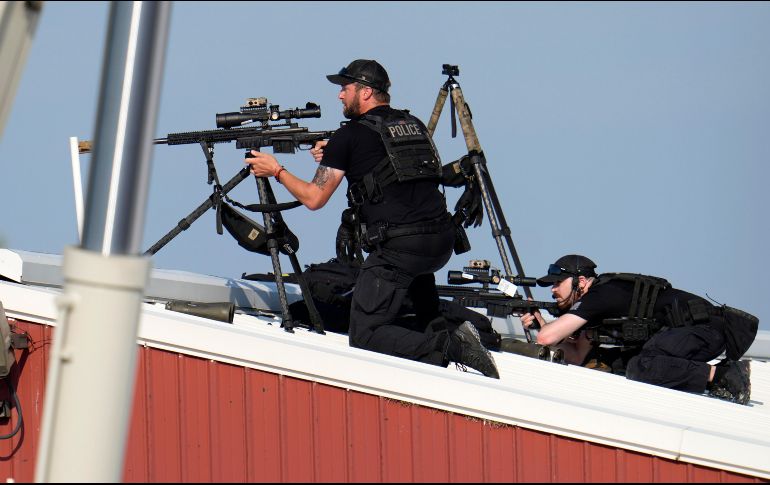 El Servicio Secreto abatió al atacante, que se había posicionado en el techo de una fábrica a unos 120 metros del podio donde estaba Trump. AP/G. Puskar