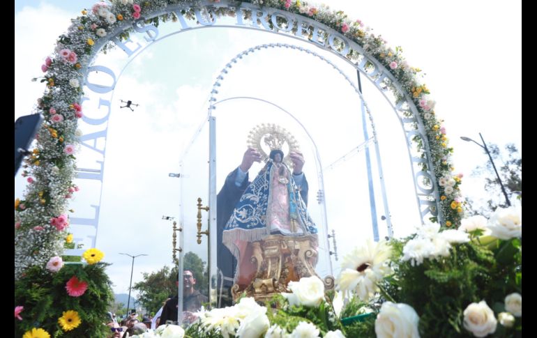 Para pedir por un buen temporal de lluvias la Virgen de Zapopan arribó este domingo al municipio de Chapala. CORTESÍA