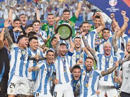 Argentina se coronó bicampeón de la Copa América y prolongó su trayectoria ganadora. AFP