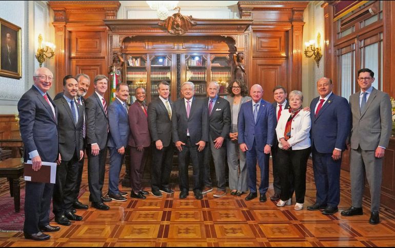 El Presidente López Obrador, se reunió con legisladores estadounidenses en Palacio Nacional. EFE