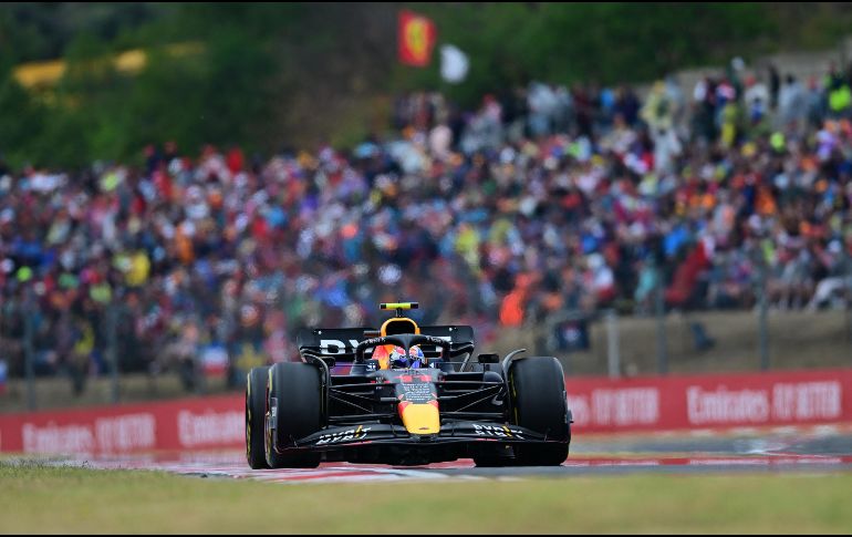 El mexicano Sergio ''Checo'' Pérez correrá su decimotercera carrera de 2024 con Red Bull en el GP de Hungría. AFP / ARCHIVO