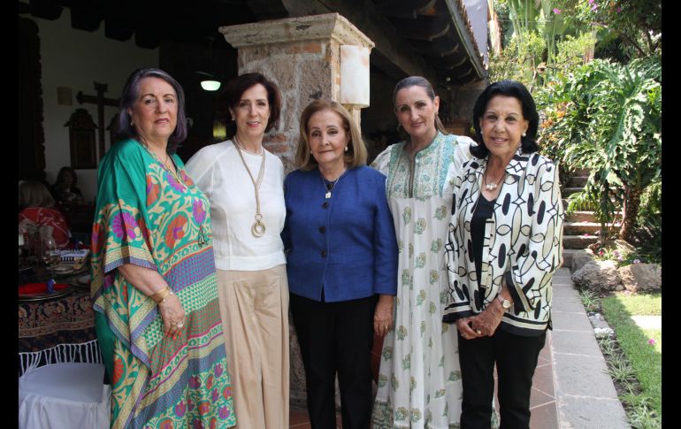Lorenza Rebora, Martha González, Rosita Watanabe, Pilar Padilla y Cristy Suárez. GENTE BIEN JALISCO/ Esmeralda Ecamilla