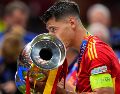 Morata y Rodri lideraron a miles de aficionados cantado "Gibraltar es española" durante los festejos el lunes en Madrid tras ganar la Eurocopa. AP / ARCHIVO