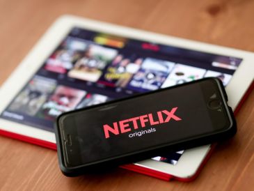 Este "sólido" crecimiento de los ingresos de Netflix fue atribuido en parte por los avances en la ampliación del servicio de negocio publicitario. EFE/ Sedat Suna