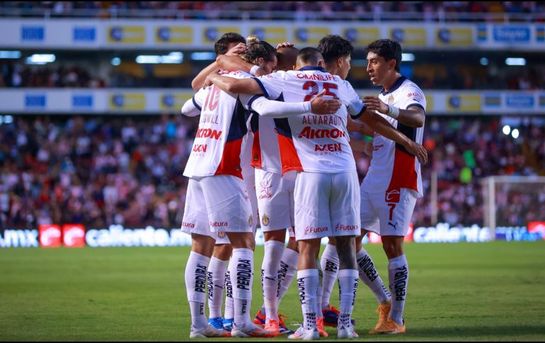 El conjunto de las Chivas ha comenzado el torneo de manera regular, pues en las primeras tres jornadas del Apertura 2024 registraron una victoria, un empate y una derrota, sumando en total cuatro puntos y así colocarse momentáneamente en el noveno lugar de la tabla general. IMAGO7