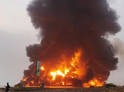 El Ejercito de Israel bombardea el puerto de Hodeida en Yemen. EFE / HOUTHIS MEDIA CENTER
