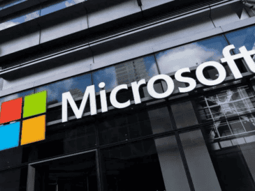 Las empresas afectadas por la falla en Microsoft siguen recuperándose este sábado. AP/ARCHIVO