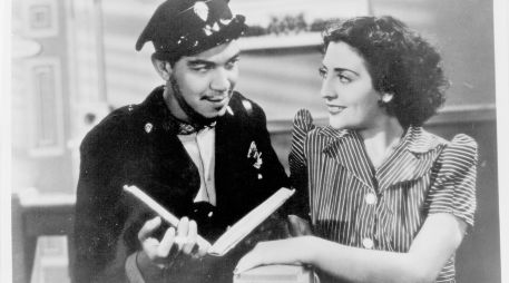 Cantinflas aparece en una escena de la cinta “El gendarme desconocido” (1941). ESPECIAL