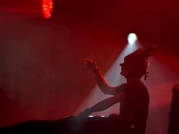 El reconocido DJ y productor alemán Boris Brejcha está de vuelta en México con una serie de conciertos programados para septiembre. AFP / ARCHIVO