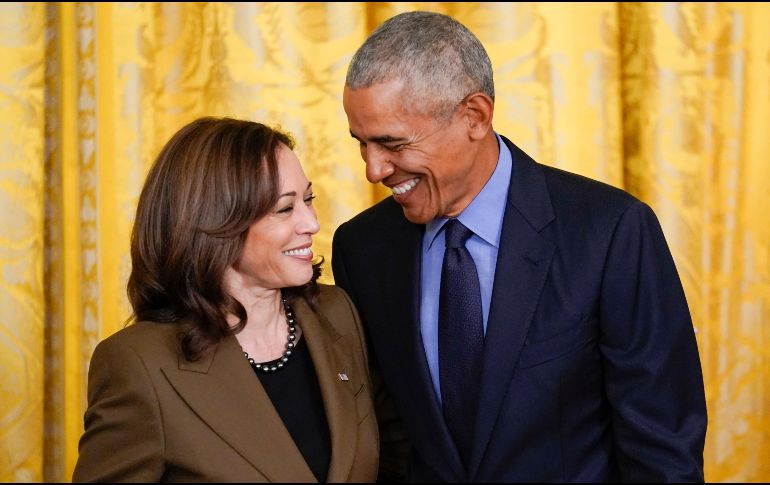 Los Obama compartieron una llamada con Kamala Harris en la que le mostraron su apoyo para contender por la Presidencia de los Estados Unidos. AP / ARCHIVO