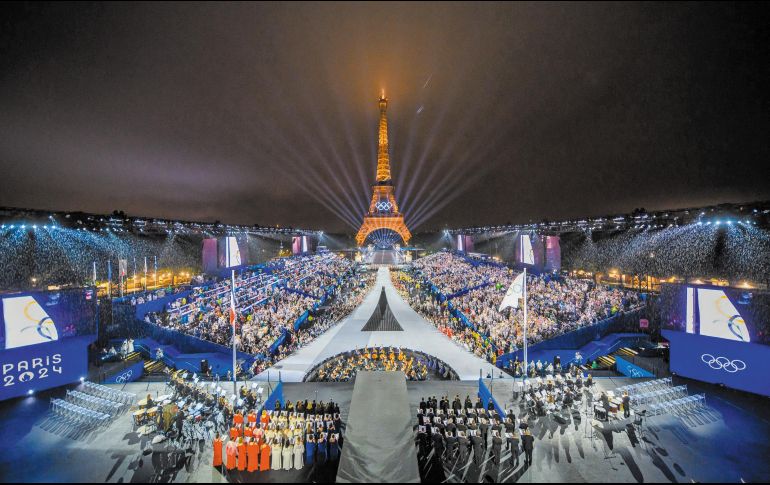 La torre Eiffel fue la protagonista de la inauguración de los Juegos Olímpicos París 2024. AFP