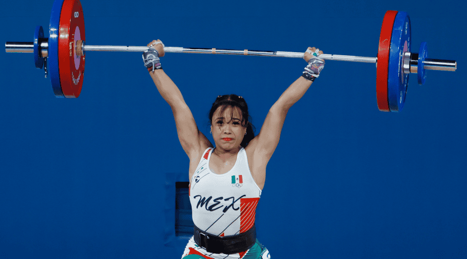 JANETH GÓMEZ. Hace 16 años se enamoró de la halterofilia viendo los Juegos Olímpicos de Beijing, pero esta mañana fue ella quien subió a la tarima de París 2024. EFE / M. Irham