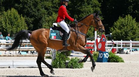 El desempeño de la jalisciense Mariana Arceo se vio seriamente afectado en la prueba ecuestre. X /@COM_Mexico