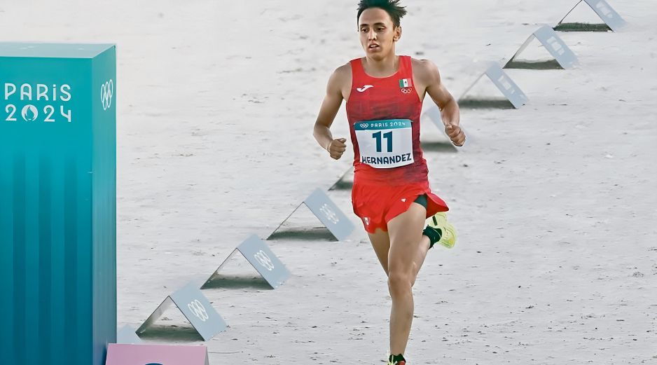 El atleta logró un soberbio cierre en la carrera a pie, remontando del undécimo al cuarto puesto. ESPECIAL