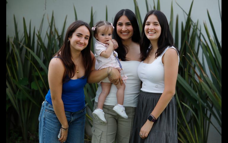 Andrea Espinosa, Romina Ron, Regina e Isabela Espinosa. GENTE BIEN JALISCO/ Claudio Jimeno