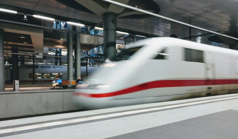 El Chuo Shinkansen es una línea de alta velocidad de levitación magnética en construcción entre Tokio y Nagoya. Pexels 