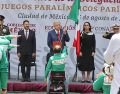 La escolta que recibió la bandera de manos del Presidente Andrés Manuel López Obrador estuvo conformada por los atletas Kenia Villalobos, Karina Hernández, Juan Diego García, Kenya Lozano y Luis López. X / @Conade