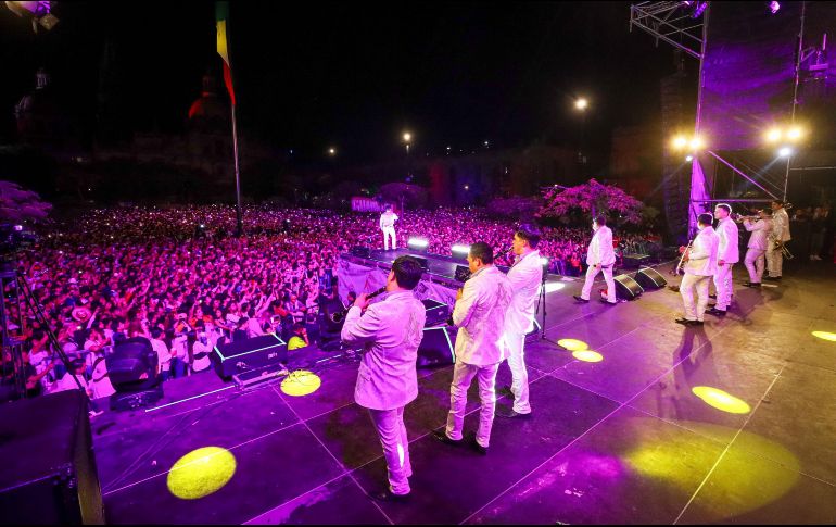 La banda encabezada por René Camacho, fue la encargada de ambientar la ceremonia del Grito de Independencia. EL INFORMADOR/ H. Figueroa