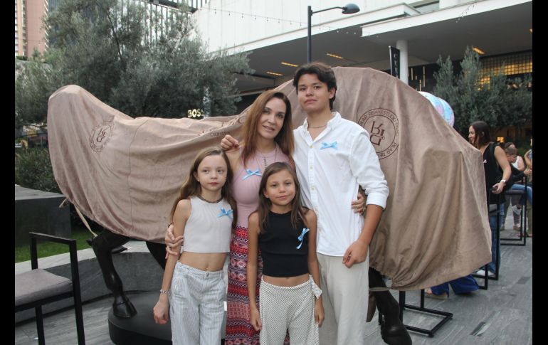 Myriam Álvarez del Castillo, Eduardo, Giuliana y Lorenza Aldana Álvarez del Castillo. GENTE BIEN JALISCO/ Esmeralda Ecamilla