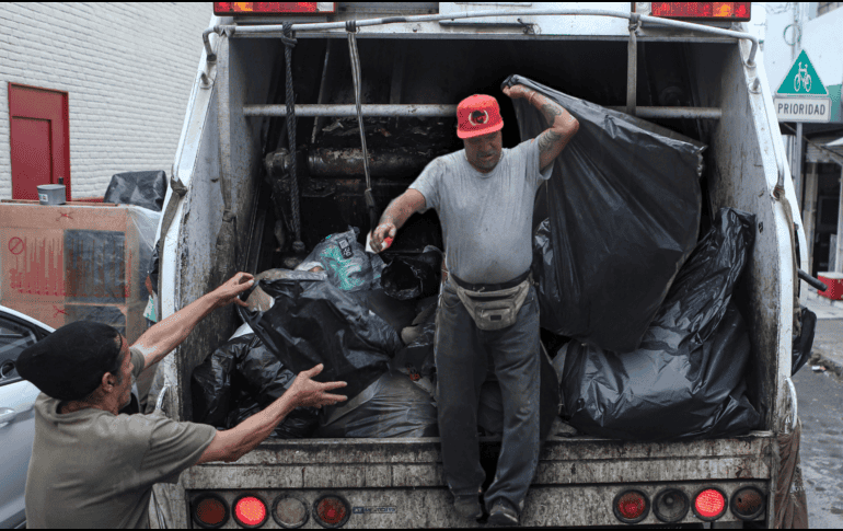 Los y las habitantes del Área Metropolitana de Guadalajara enfrentan, de manera general, un problema cotidiano: su basura no es recolectada debidamente. EL INFORMADOR / ARCHIVO