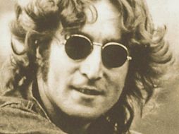 Sus padres le llamaron John por su abuelo paterno y Winston en honor al primer ministro británico del momento: Winston Churchill. ESPECIAL