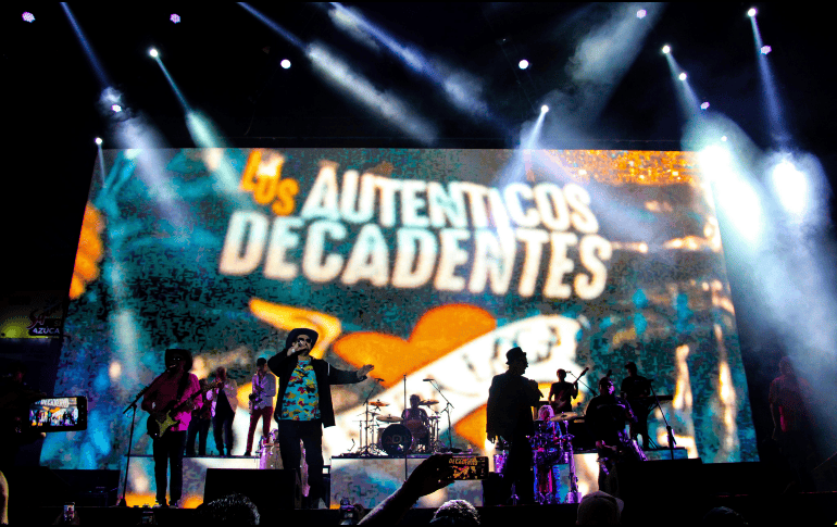 El público cantó a todo pulmón los temas de la agrupación. ESPECIAL / X / @octubrefiestas