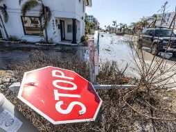 El huracán tocó tierra la noche del miércoles en Siesta Key, cerca de la ciudad de Sarasota. EFE/C. HERRERA