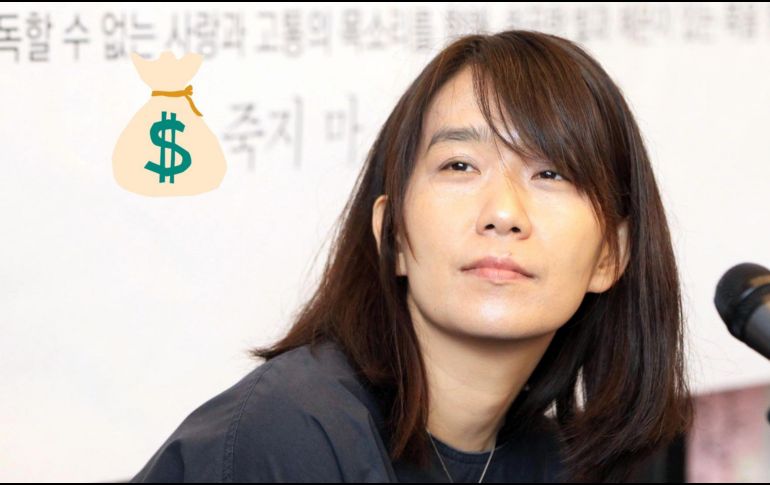 El día de ayer, el premio Nobel de Literatura 2024 fue entregado a la escritora surcoreana Han Kang. ESPECIAL/EFE/EPA/Kukminilbo/Kukinews y CANVA