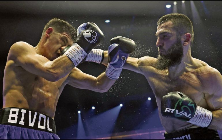 Los últimos tres rounds fueron decisivos para la victoria de Artur Beterbiev. ESPECIAL