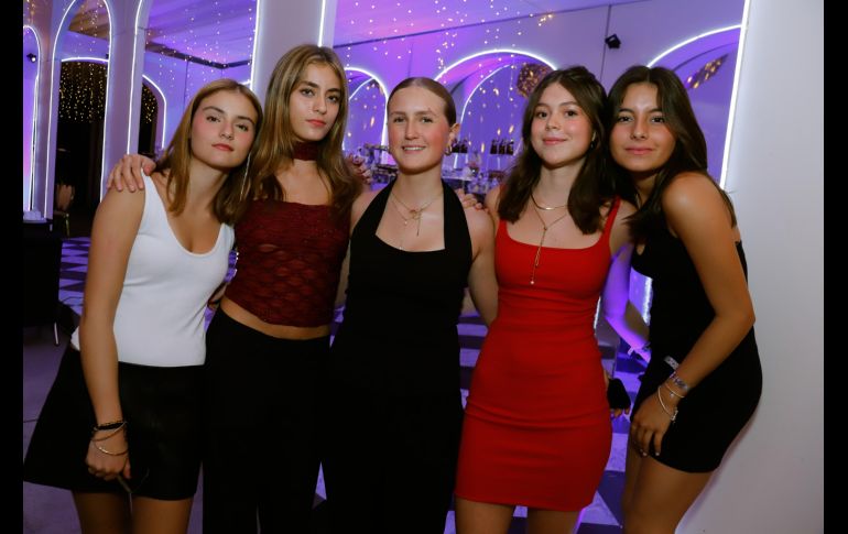 Paola Aldrete, Regina Aldrete, Sofía Peregrina, Paula Heredia y Ale Uranga. GENTE BIEN JALISCO/ C. Jimeno