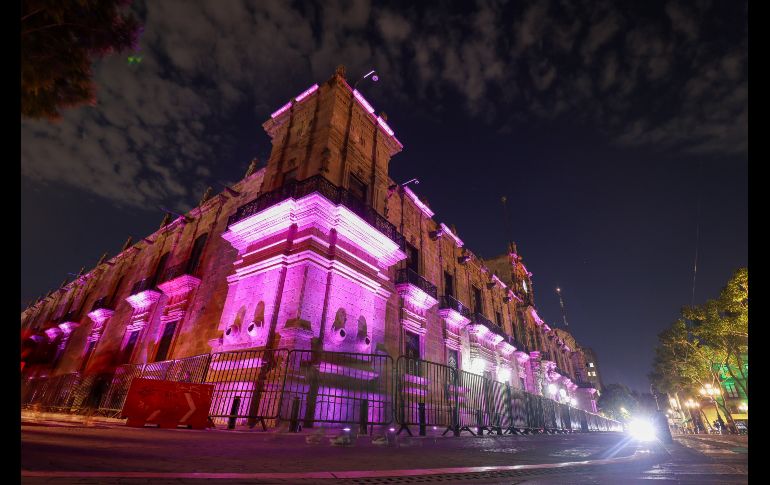 En el evento realizado en el Centro Histórico de Guadalajara acudieron funcionarios de los tres niveles de gobierno e invitados especiales. EL INFORMADOR/H. Figueroa.