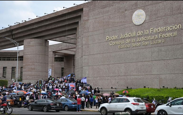 Trabajadores del Poder Judicial realizaron un paro de labores desde hace varias semanas. AFP / ARCHIVO