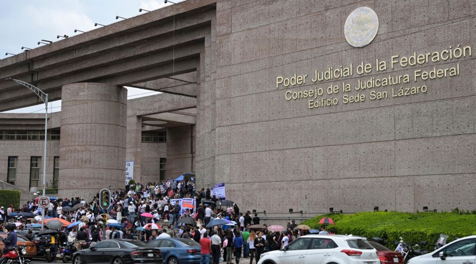 Trabajadores del Poder Judicial realizaron un paro de labores desde hace varias semanas. AFP / ARCHIVO
