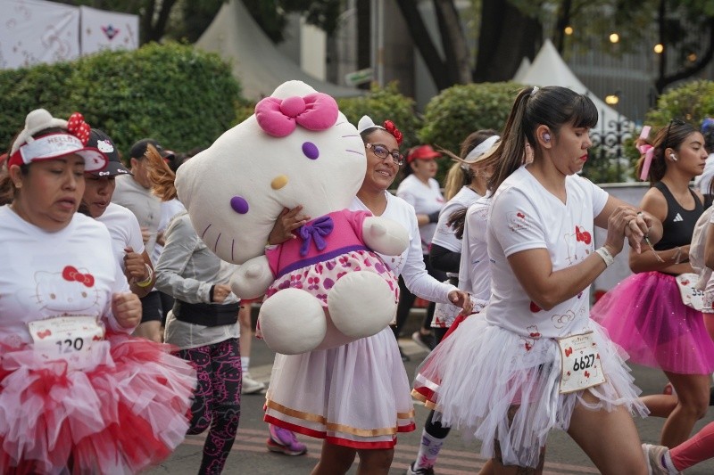 La carrera de celebración del 50 aniversario de Kitty, en la Ciudad de Mexico. AP/Aurea Del Rosario