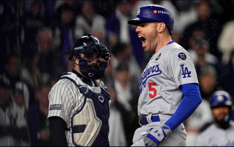 A pesar de la derrota, Freddie Freeman conecta su cuarto cuadrangular de este Clasico de Otoño. AP/G. Vászquez
